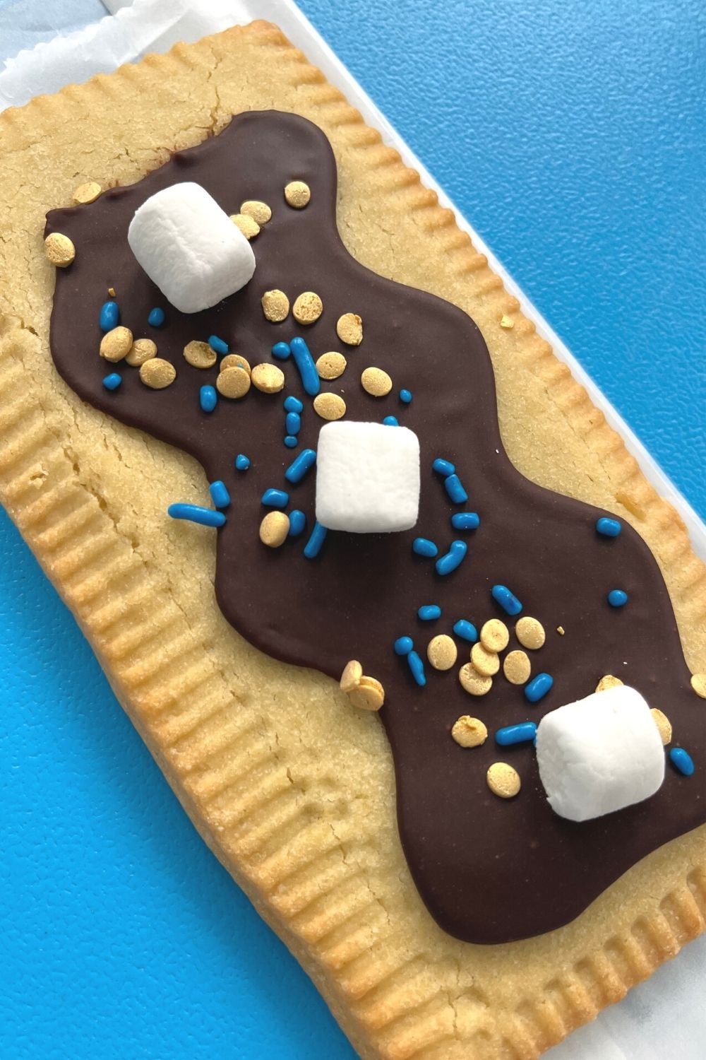 lunch box tart at woody's lunch box in hollywood studios, which makes an easy breakfast idea at disney world